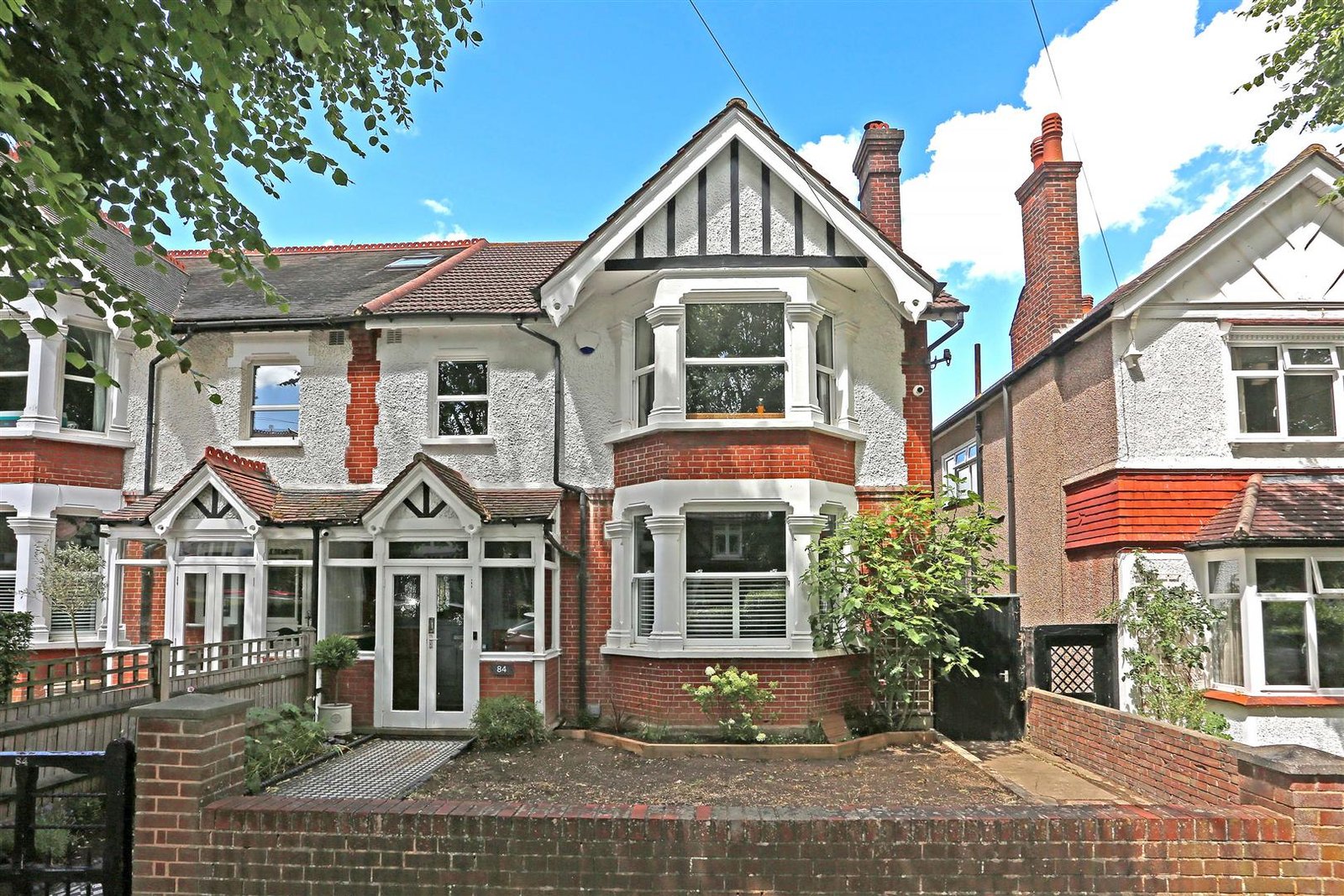 Grosvenor Avenue, Carshalton