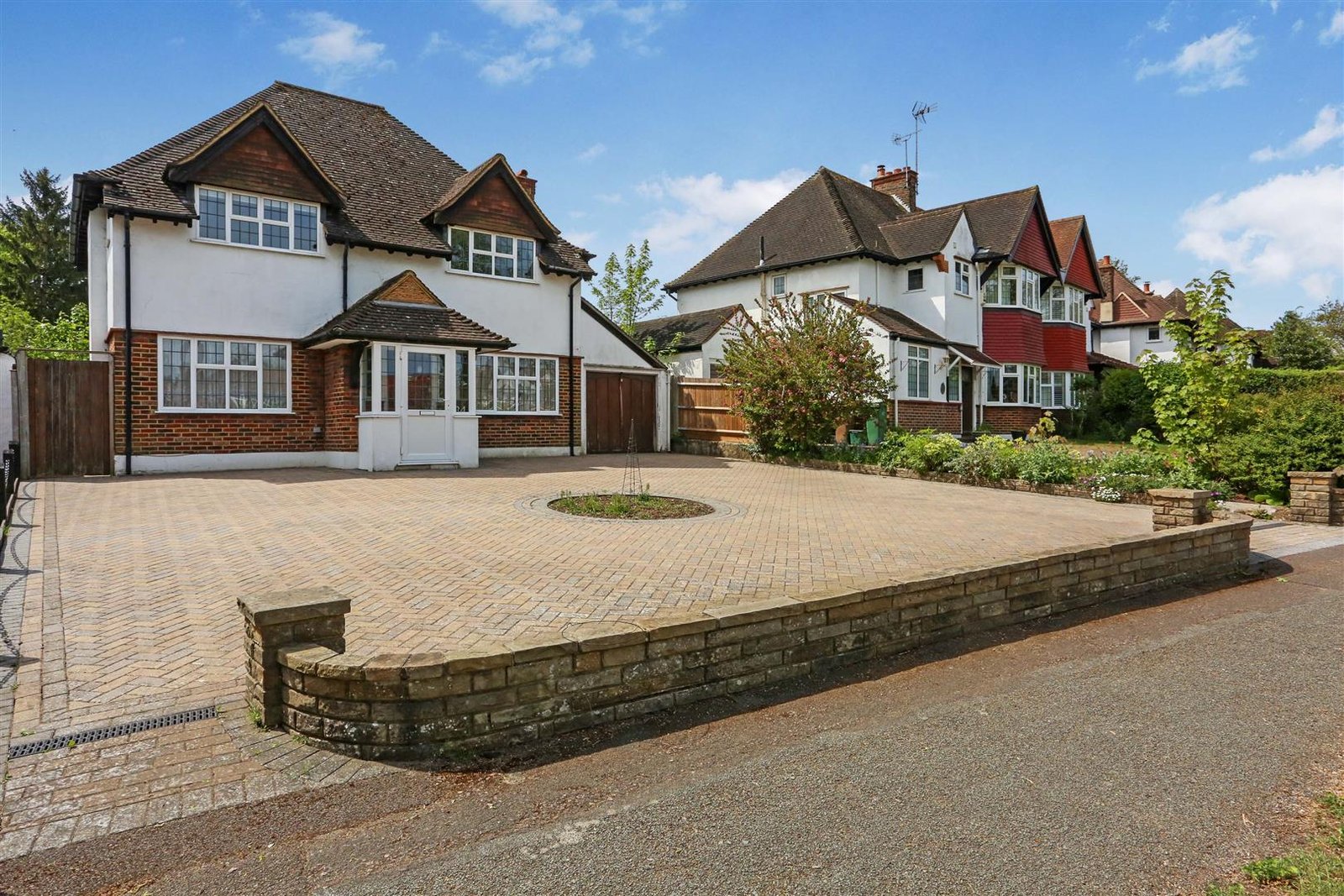 Crossways, Sutton
