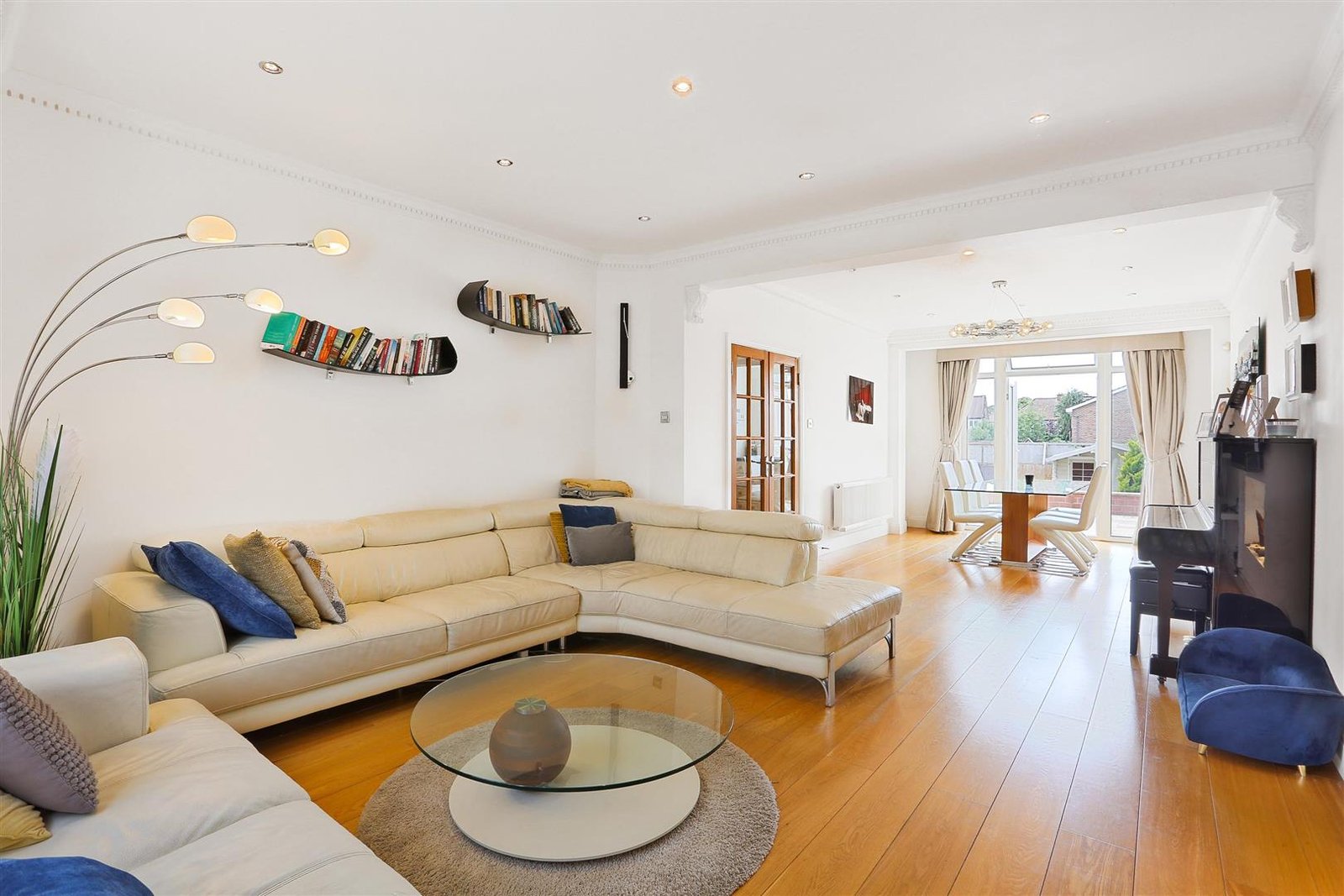 Elm Way, Worcester Park