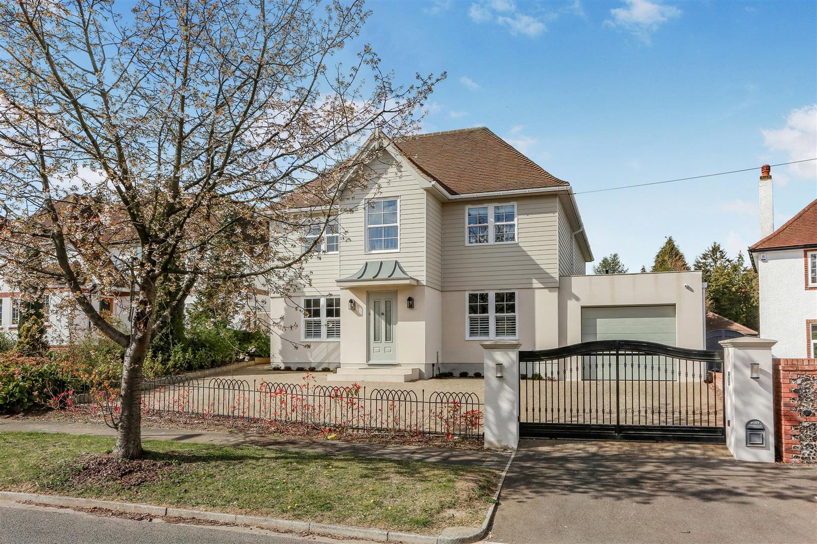 Green Curve, Banstead