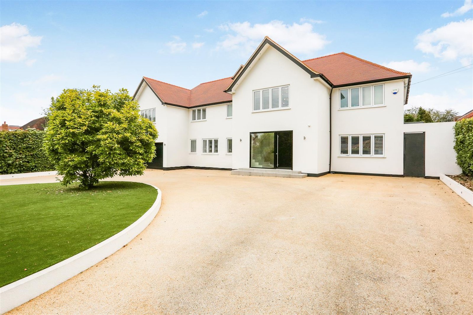 Golf Side, South Cheam
