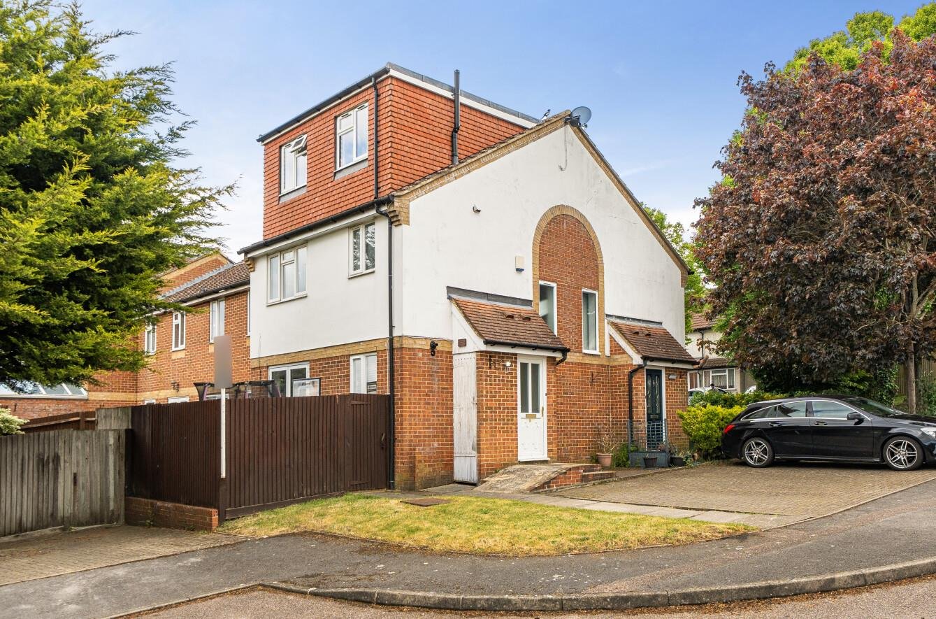 Neville Close, Banstead