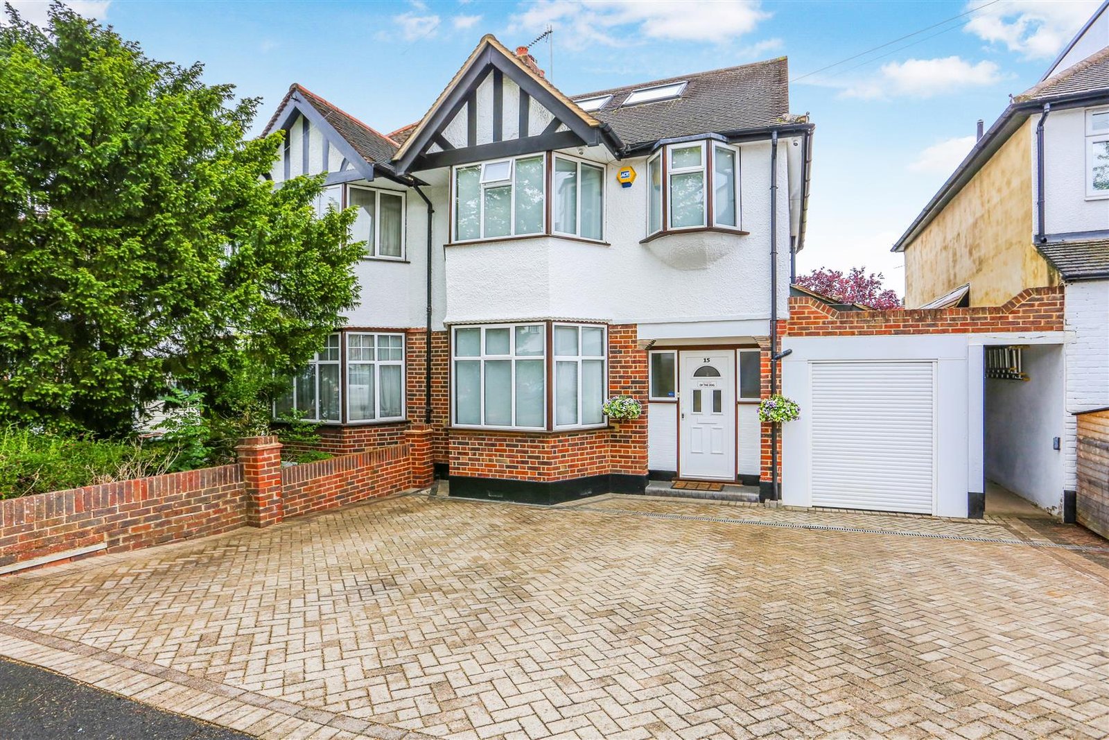 Woodstock Avenue, Sutton