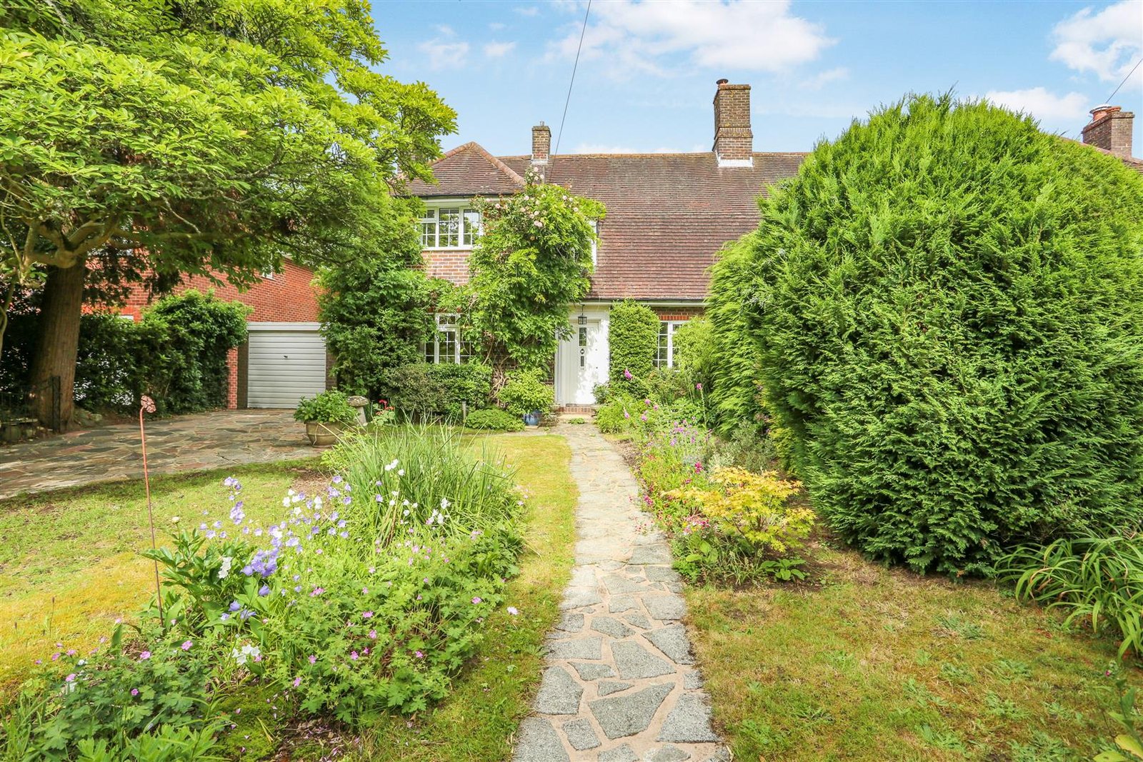 Meadow Way, Burgh Heath, Tadworth
