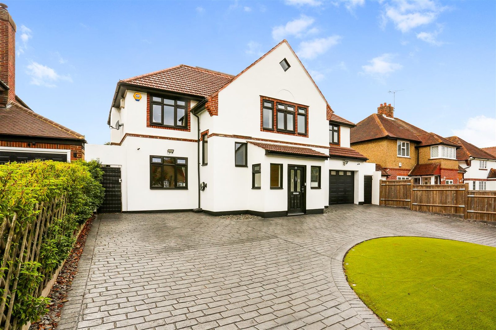Green Curve, Banstead