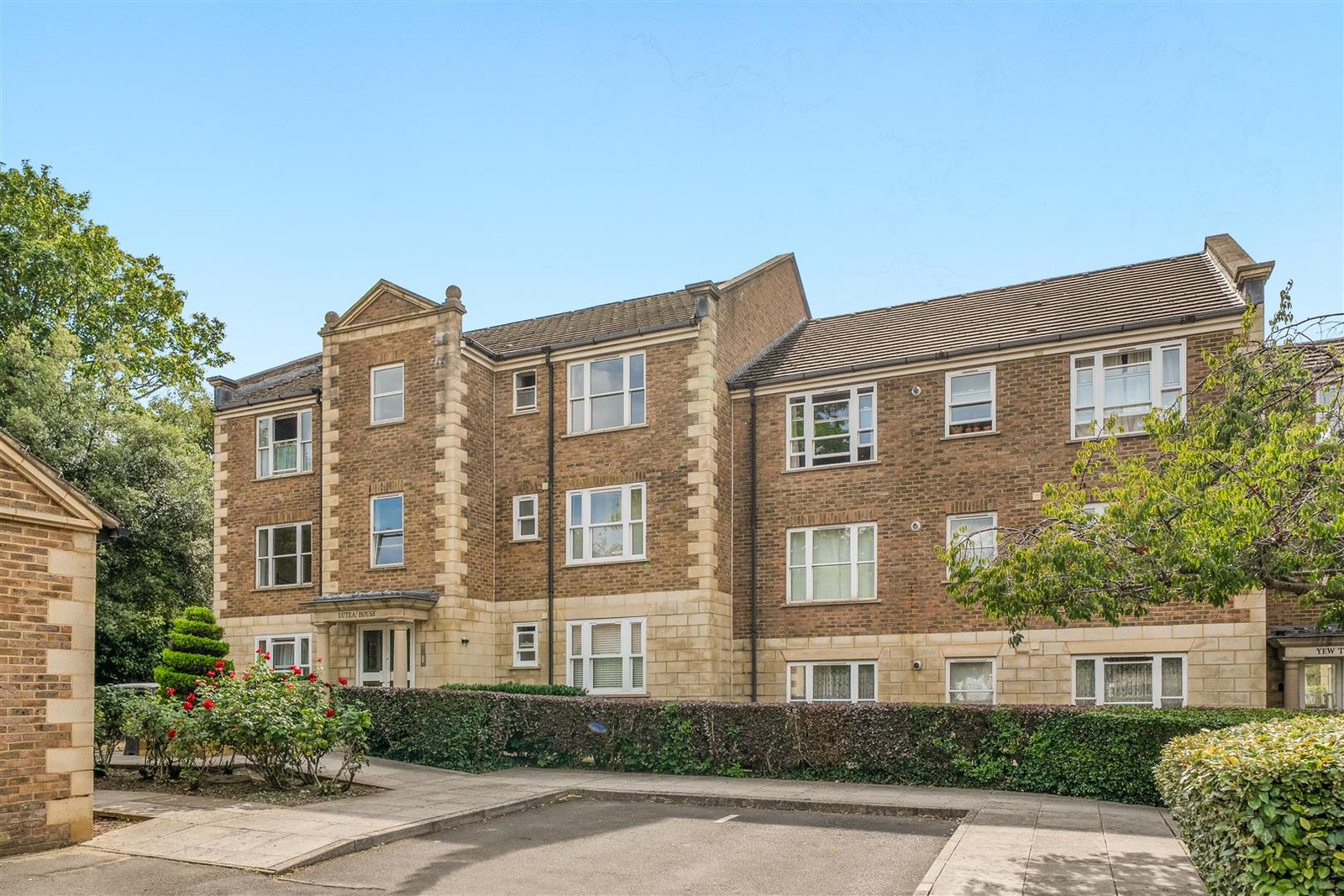 Walnut Mews, Sutton