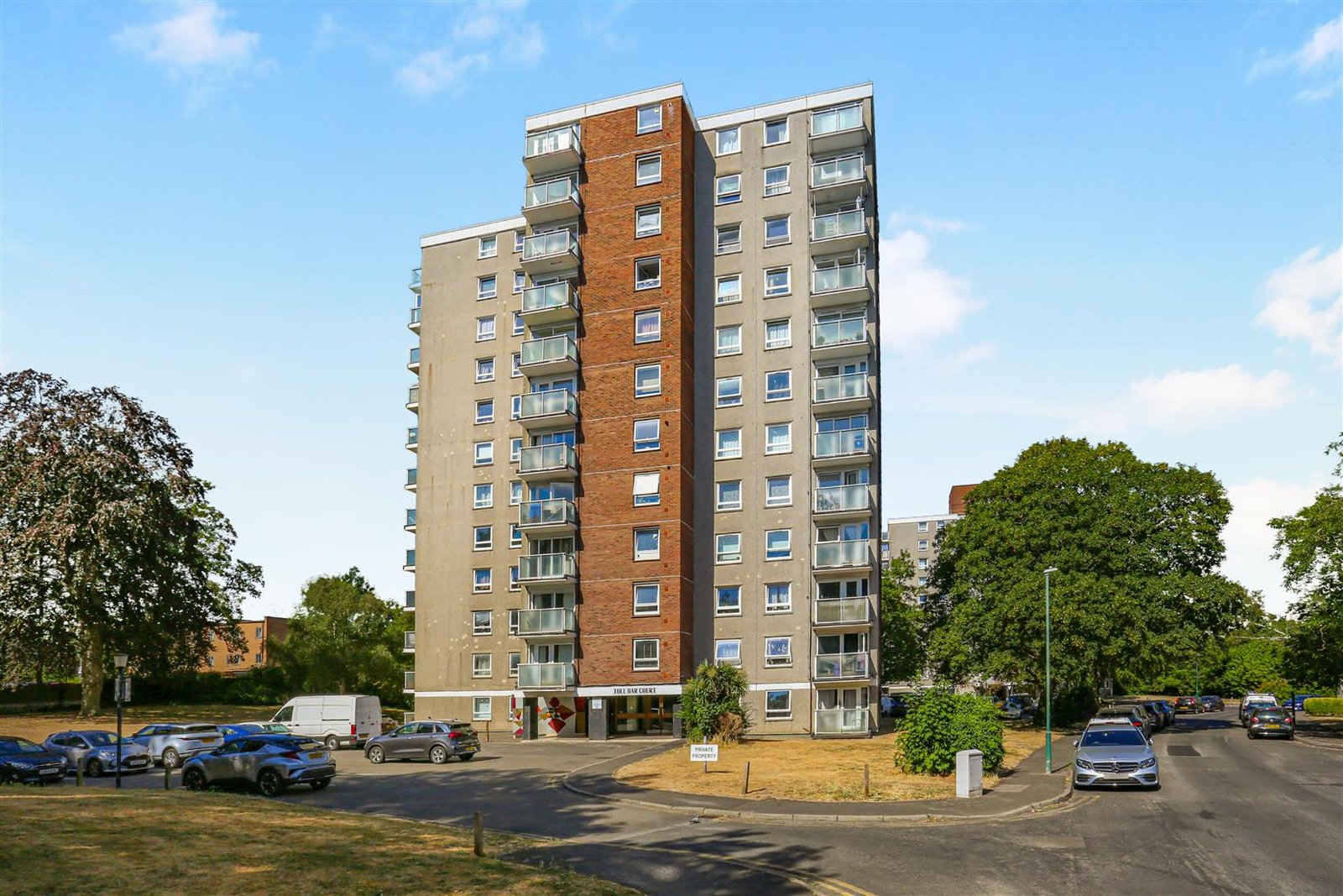 Basinghall Gardens, Sutton